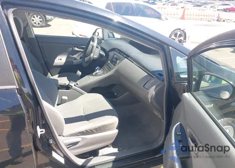 2010 Toyota Prius Iii z USA, uszkodzony, nr VIN JTDKN3DU6A5118079